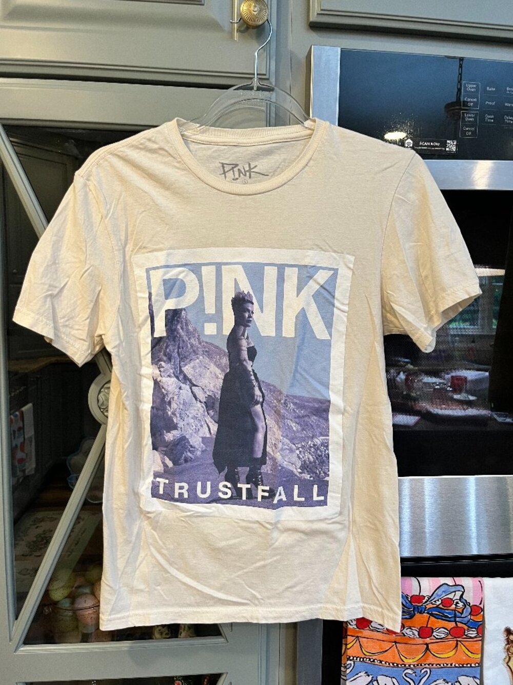 P!NK Cotton Tee Small Trustfall Tour Cream Graphic Relaxed Casual